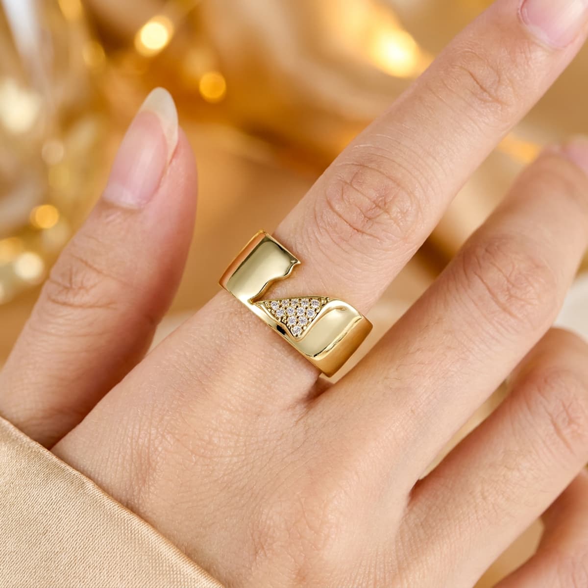 Unisex Retro Geometric Cutout Zirconia Wide Band Ring